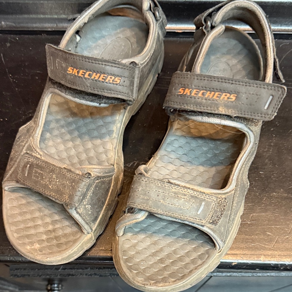 Skechers mens Brown Sandals
